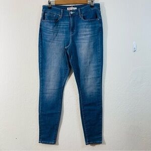 Signature by Levi Strauss Mid-Rise Skinny Jeans Size 30 Blue Pockets Stretch
